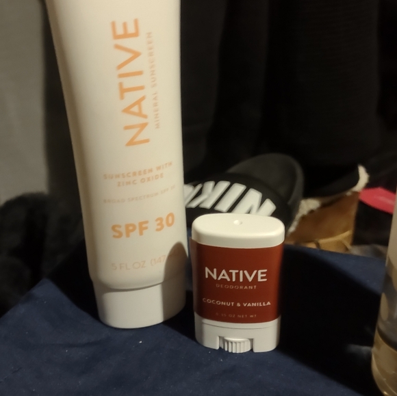 NATIVE SPF Sunscreen Lotion - Picture 2 of 8